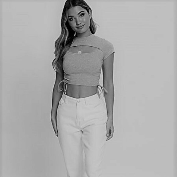 Red 90s Cut Out Crop Top Tee T-Shirt NWT - Picture 4 of 5